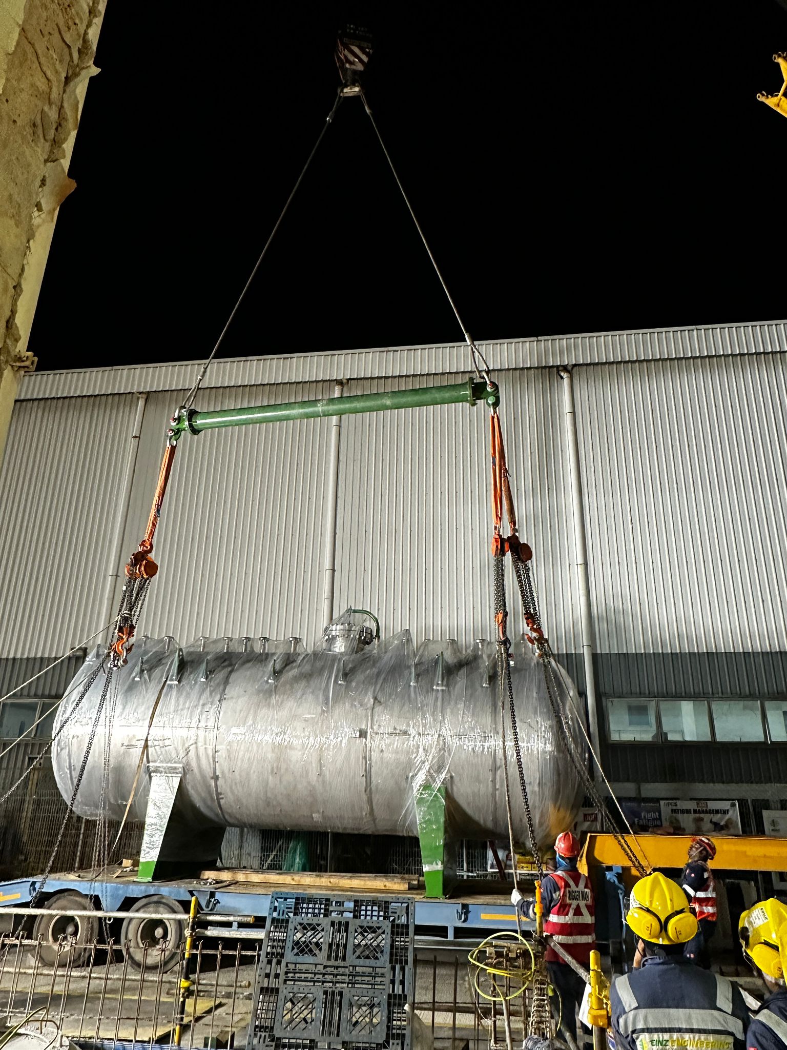Installation of horizontal pressure vessel